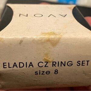 Size 8 Ladies Jewelery Ring